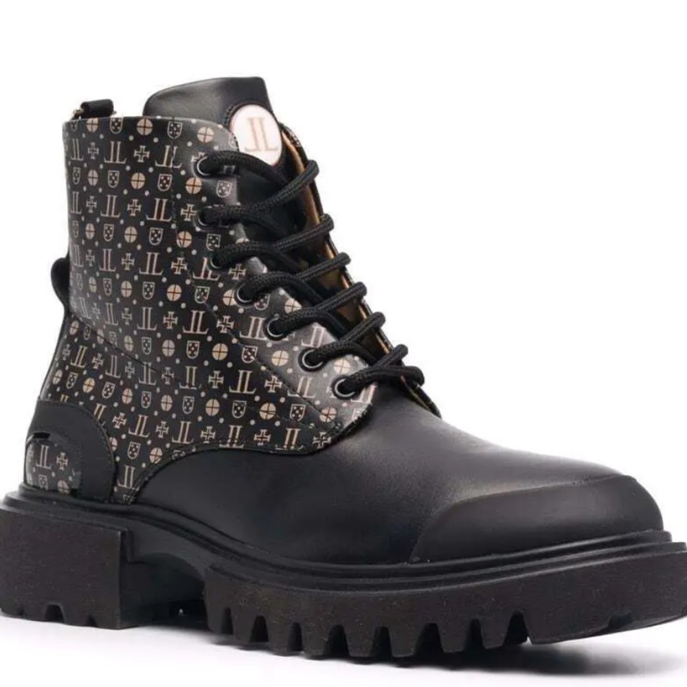 Leather ankle boot M12.5